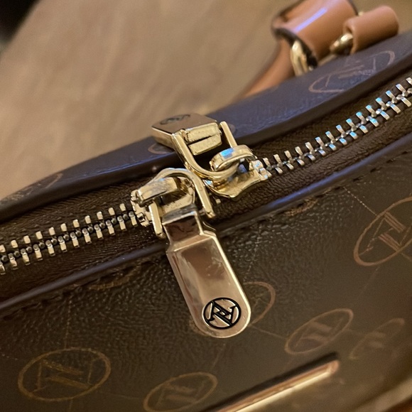 Purse ADRIENNE VITTADINI IN PERFECT CONDITION - Picture 5 of 10